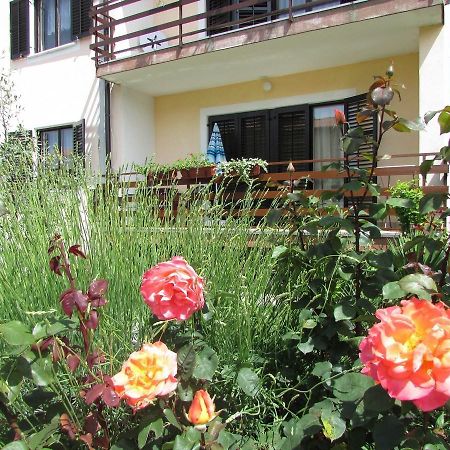 אומאג Mirela House With Apartment מראה חיצוני תמונה