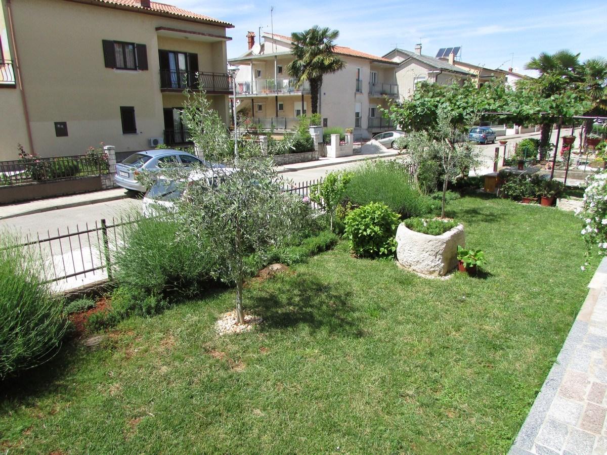 אומאג Mirela House With Apartment מראה חיצוני תמונה